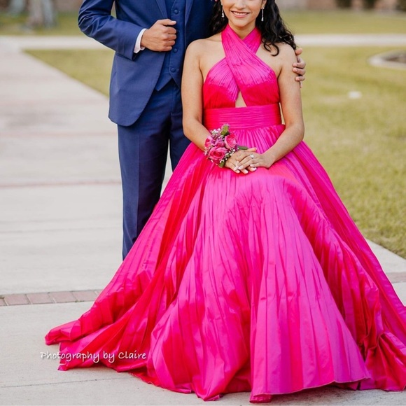 Size 8 fuchsia - Picture 3 of 5